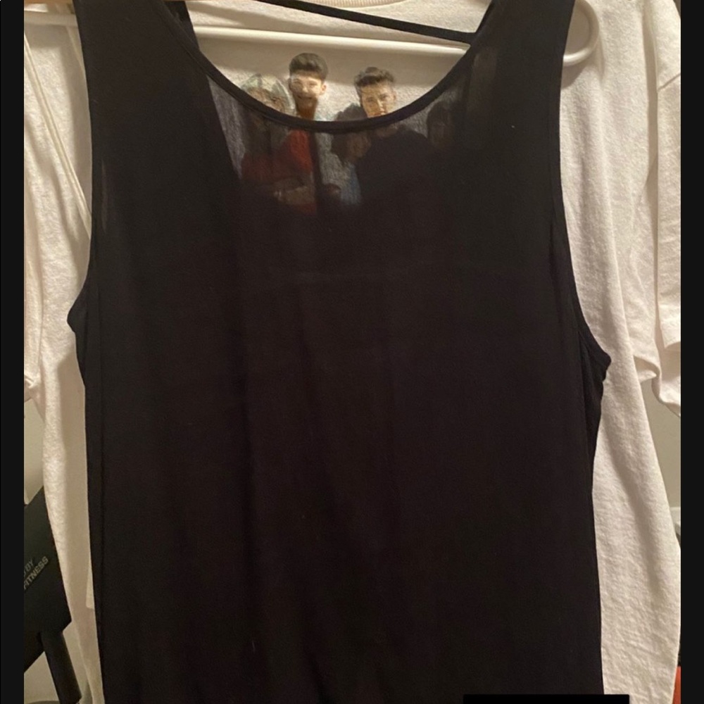 Clothes - Picture 3 of 16